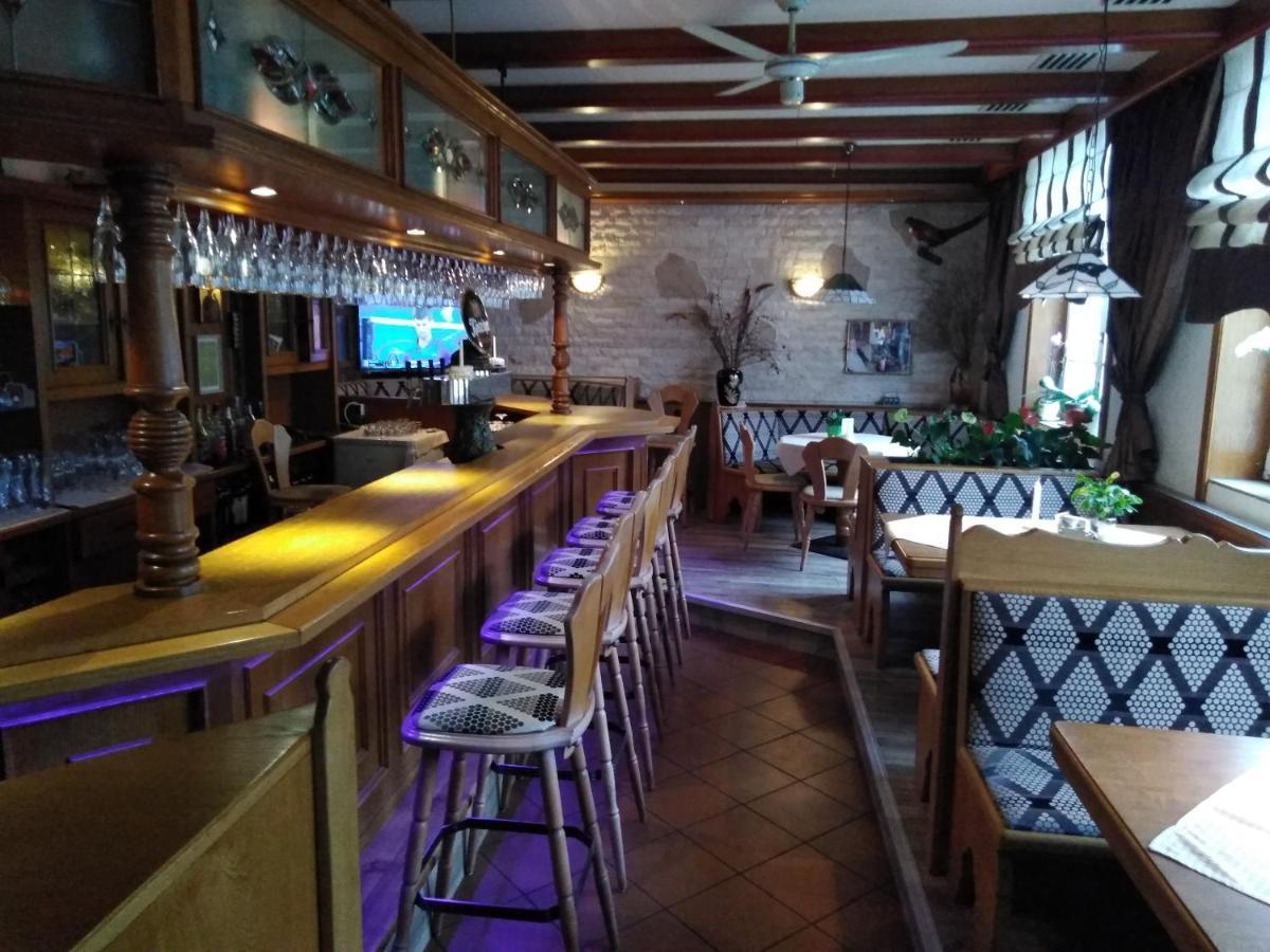 Hotel Stadt Luegde Екстериор снимка
