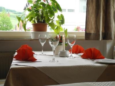 Hotel Stadt Luegde Екстериор снимка