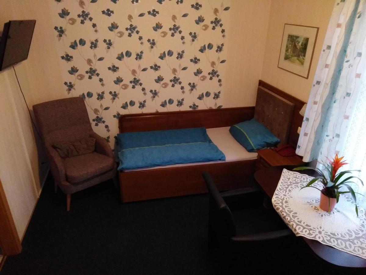 Hotel Stadt Luegde Екстериор снимка