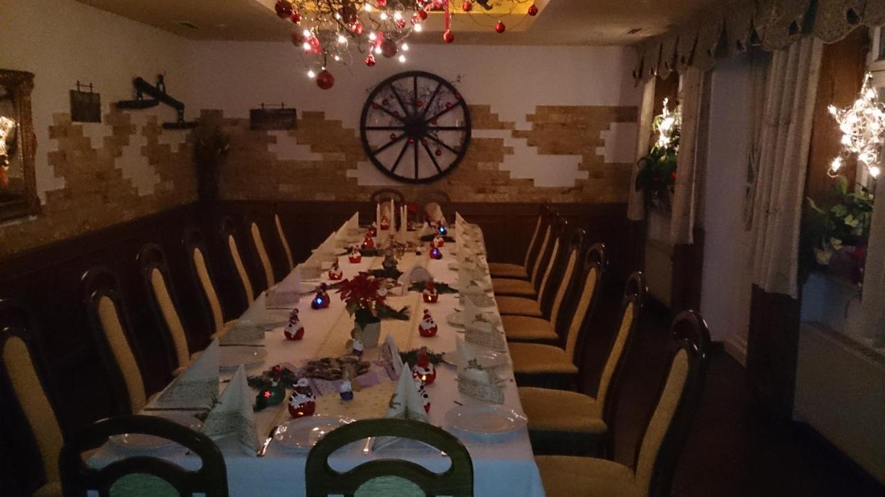 Hotel Stadt Luegde Екстериор снимка