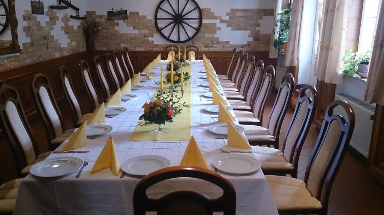 Hotel Stadt Luegde Екстериор снимка