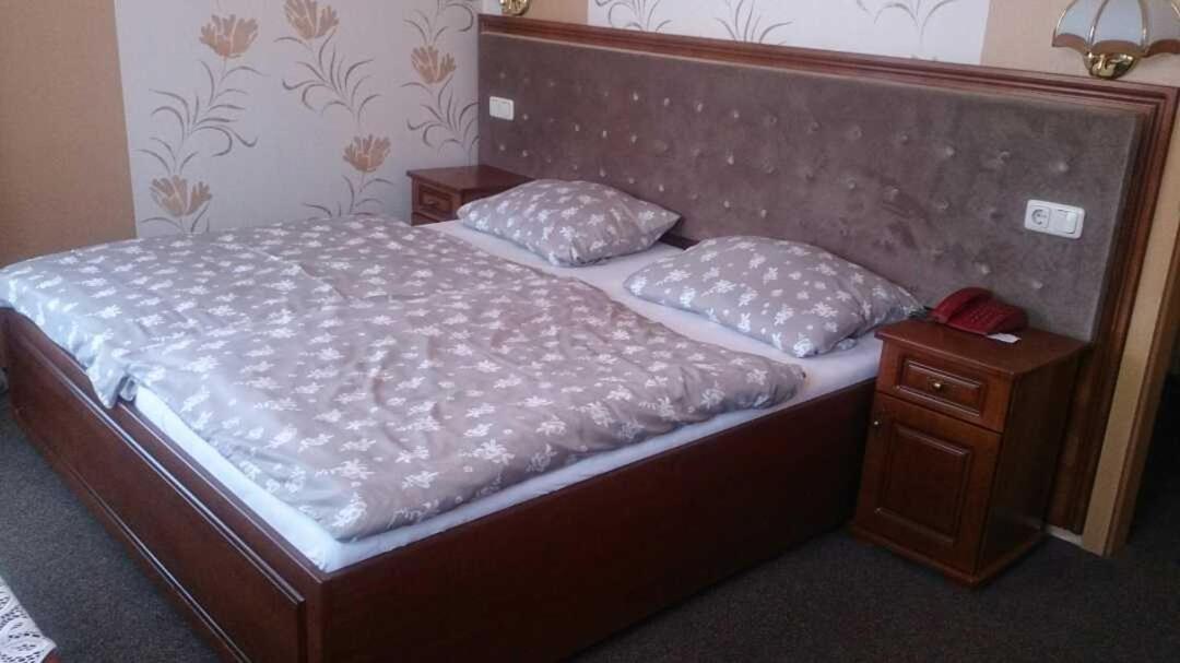 Hotel Stadt Luegde Екстериор снимка