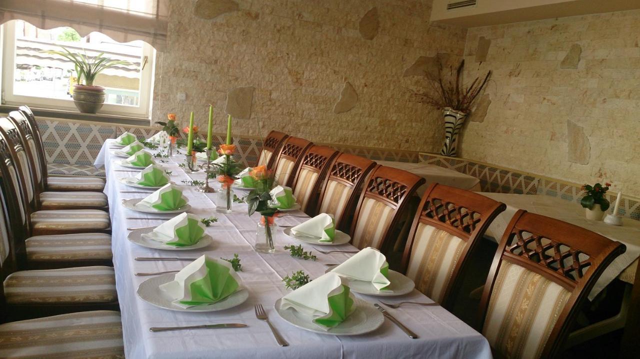 Hotel Stadt Luegde Екстериор снимка
