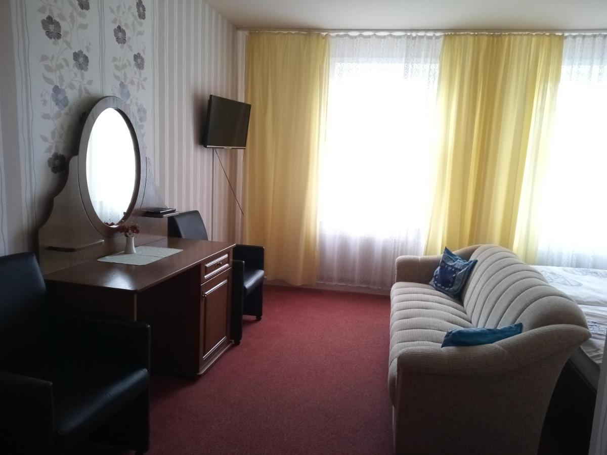 Hotel Stadt Luegde Екстериор снимка