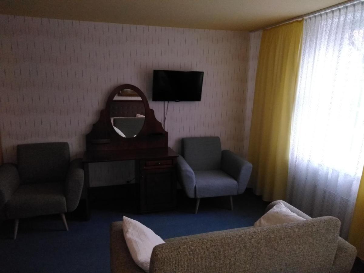 Hotel Stadt Luegde Екстериор снимка