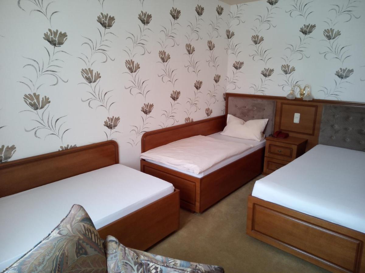 Hotel Stadt Luegde Екстериор снимка