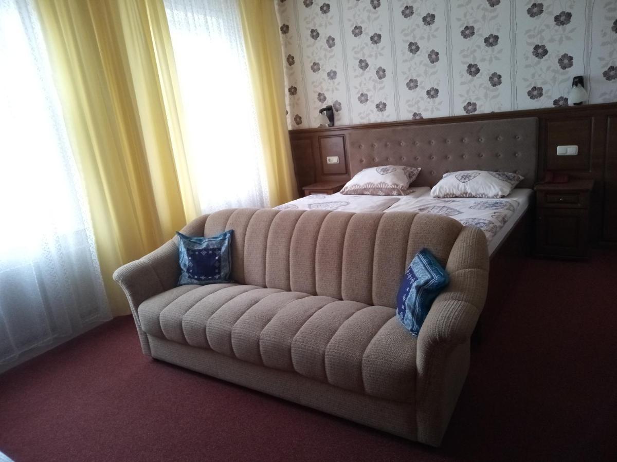 Hotel Stadt Luegde Екстериор снимка