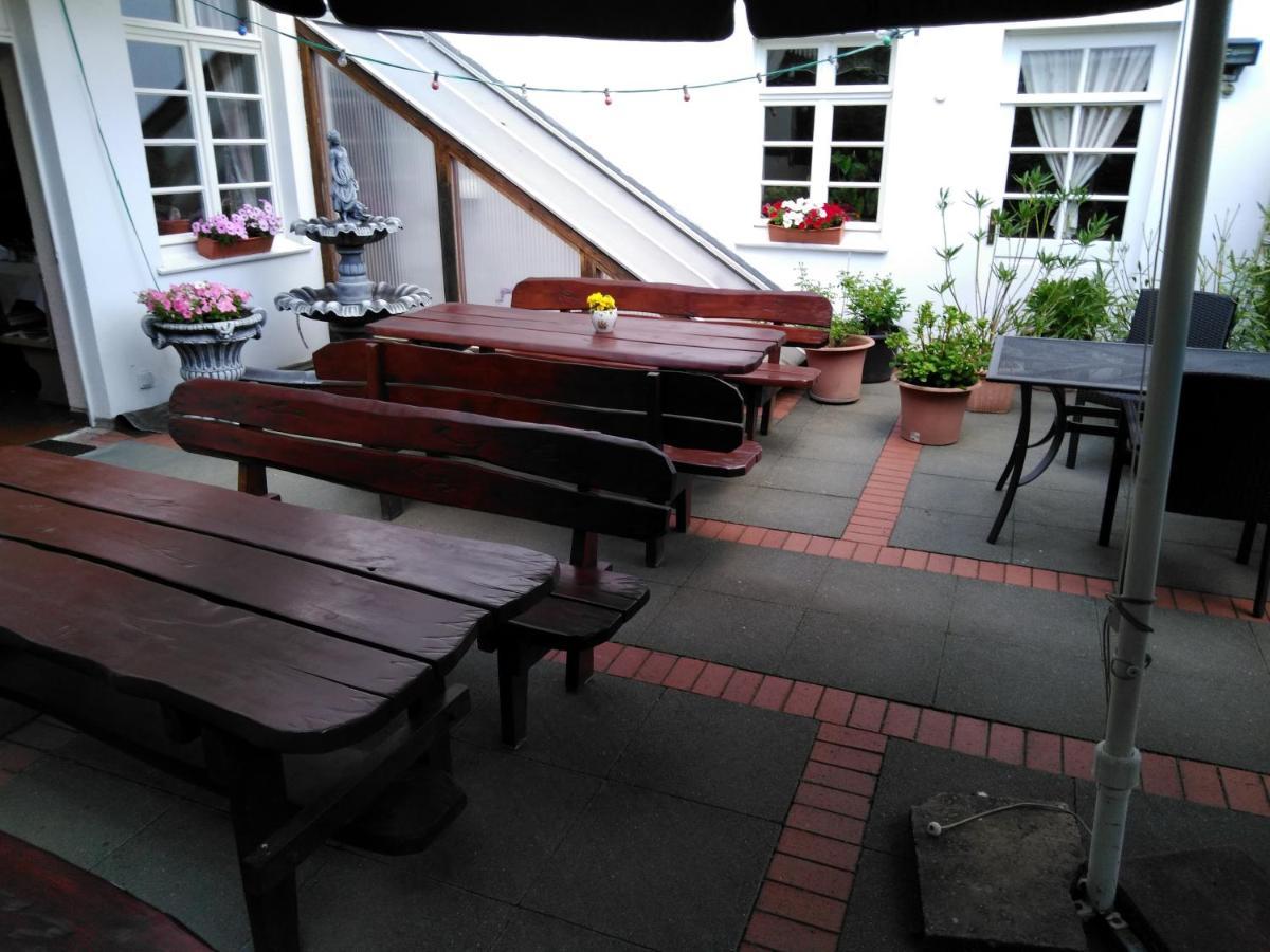 Hotel Stadt Luegde Екстериор снимка
